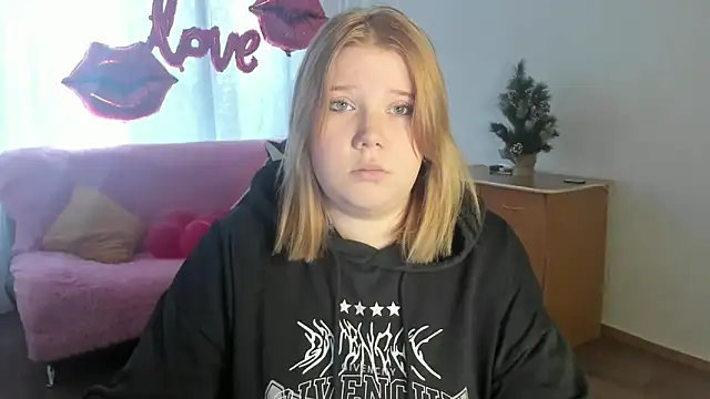 Snapshot of StripGyrl chatting on 03-04-26, 08:11 StripGyrl online show from 03-04-26, 08:11