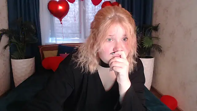 Snapshot of StripGyrl chatting on 03-01-26, 01:27 StripGyrl online show from 03-01-26, 01:27