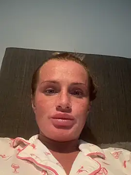 Snapshot of jadey19x chatting on 05-05-26, 04:32 jadey19x online show from 05-05-26, 04:32