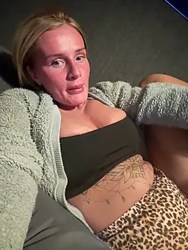 jadey19x online show from 06-07-26, 08:47