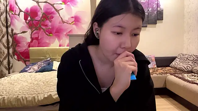 MaeRaads online show from 03-16-26, 06:32