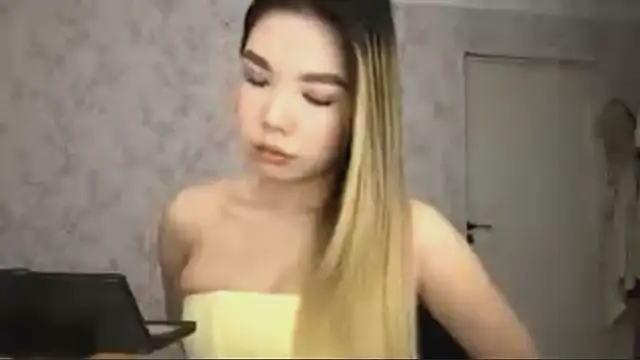 Snapshot of Elina_Mottel chatting on 02-21-26, 07:21 Elina Mottel online show from 02-21-26, 07:21