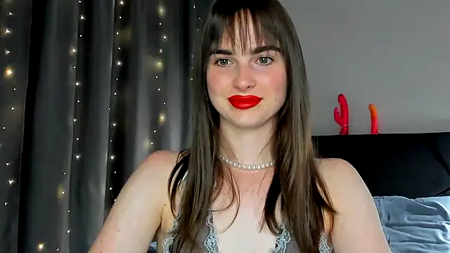 Snapshot of megann_fox2 chatting on 06-15-26, 06:40 megann fox2 online show from 06-15-26, 06:40