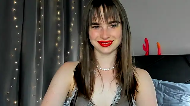 Snapshot of megann_fox2 chatting on 06-16-26, 06:08 megann fox2 online show from 06-16-26, 06:08