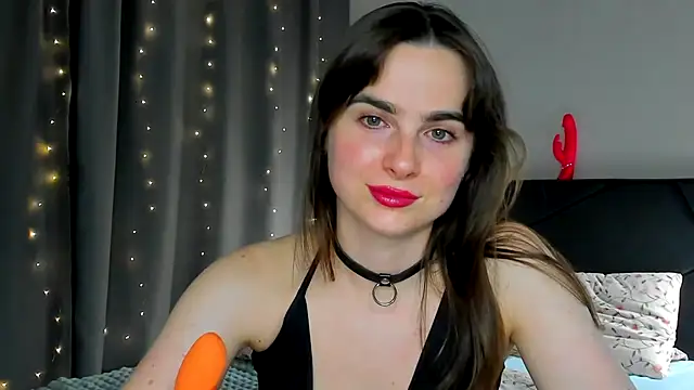 Snapshot of megann_fox2 chatting on 05-17-26, 05:24 megann fox2 online show from 05-17-26, 05:24