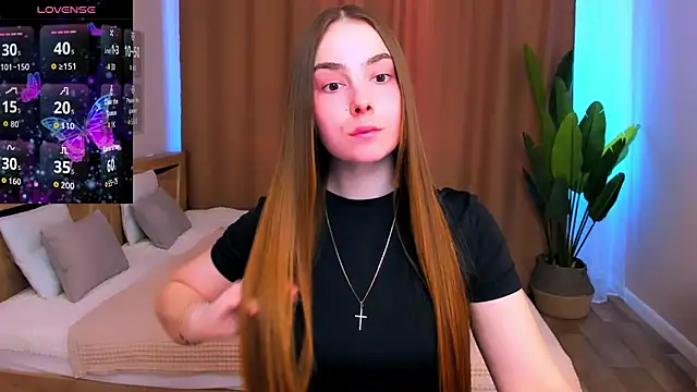 Maddy Wood  online show from 03-11-26, 03:17