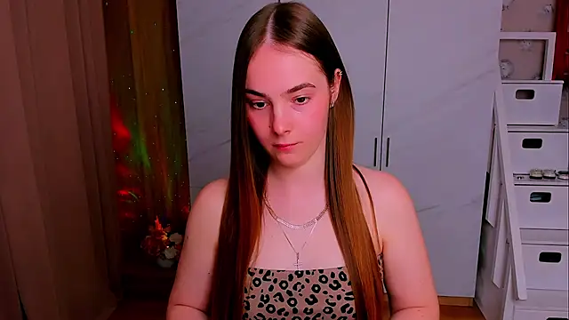 Maddy Wood  online show from 04-28-26, 04:33