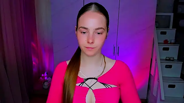 Maddy Wood  online show from 05-25-26, 08:57
