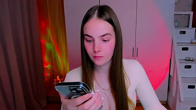 Maddy Wood  online show from 04-29-26, 05:30