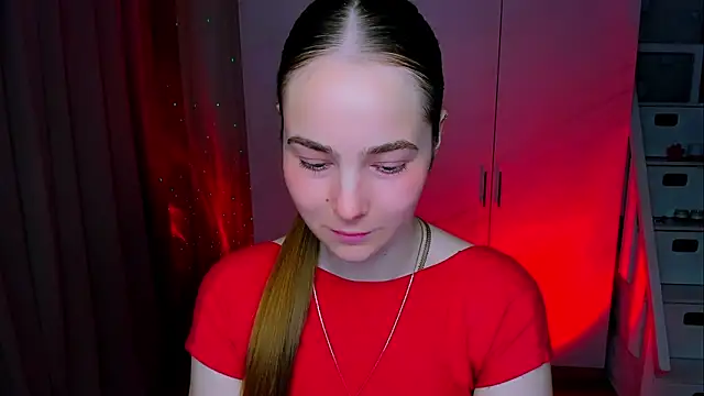 Maddy Wood  online show from 05-17-26, 02:39