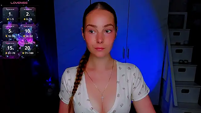 Snapshot of Maddy_Wood_ chatting on 07-03-26, 04:24 Maddy Wood online show from 07-03-26, 04:24