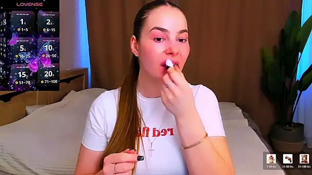 Maddy Wood  online show from 03-15-26, 10:22