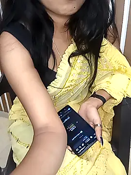 Snapshot of Cutie_babes01 chatting on 02-21-26, 07:27 Cutie babes01 online show from 02-21-26, 07:27