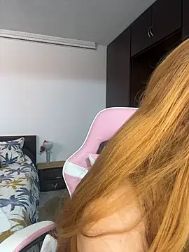 Snapshot of Kiarhatrixie1 chatting on 02-28-26, 04:39 Kiarhatrixie1 online show from 02-28-26, 04:39