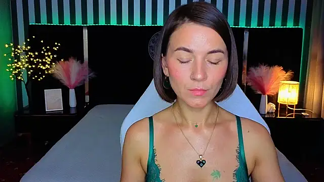 Snapshot of GracefulMichelle chatting on 06-15-26, 07:13 GracefulMichelle online show from 06-15-26, 07:13