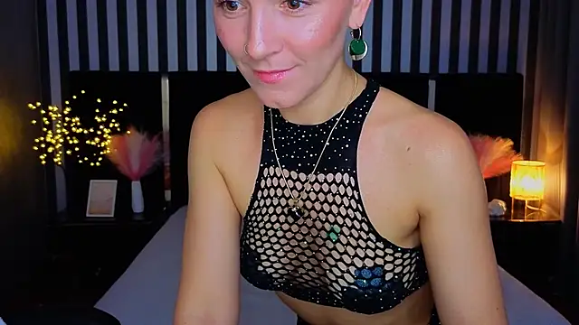 Snapshot of GracefulMichelle chatting on 06-22-26, 07:11 GracefulMichelle online show from 06-22-26, 07:11