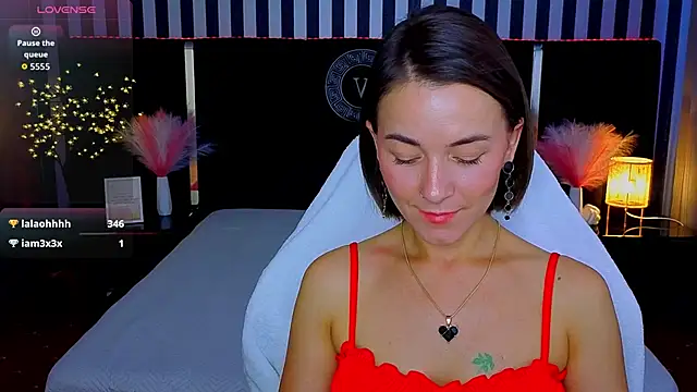 Snapshot of GracefulMichelle chatting on 06-14-26, 05:52 GracefulMichelle online show from 06-14-26, 05:52