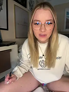 melanieTesss online show from 03-28-26, 12:06