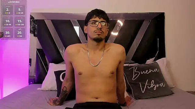 Mia Iron online show from 04-15-26, 02:21