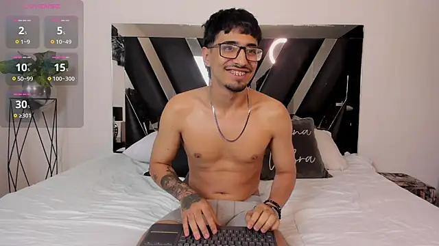 Snapshot of Mia_Iron chatting on 03-02-26, 12:23 Mia Iron online show from 03-02-26, 12:23