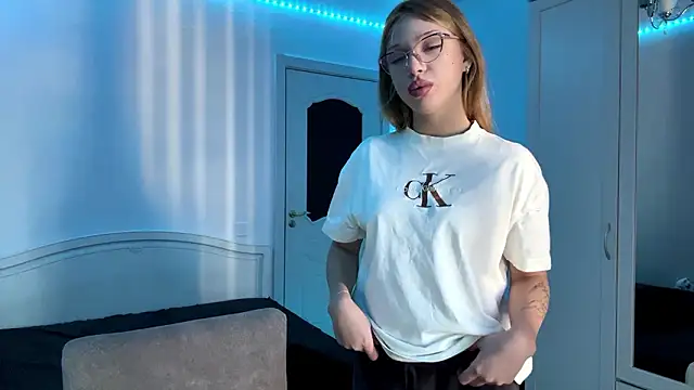 Stefifany online show from 02-28-26, 05:18