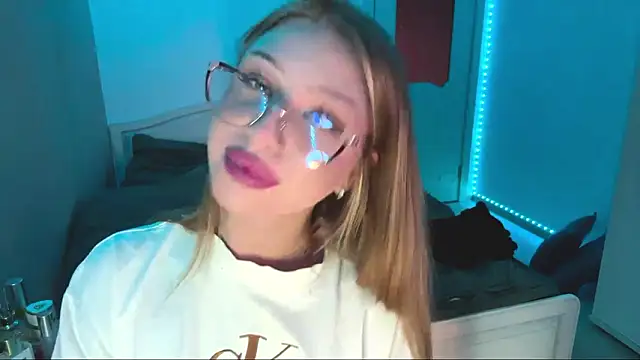 Stefifany online show from 03-11-26, 01:16