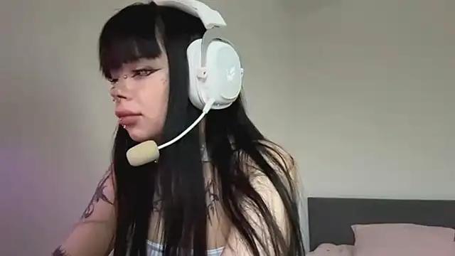 Luna Sohotti online show from 04-10-26, 03:41