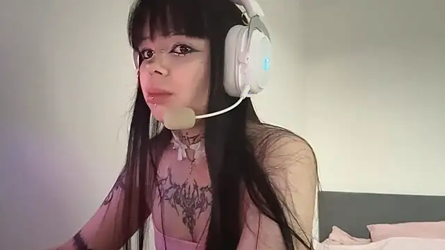 Luna Sohotti online show from 04-12-26, 03:15