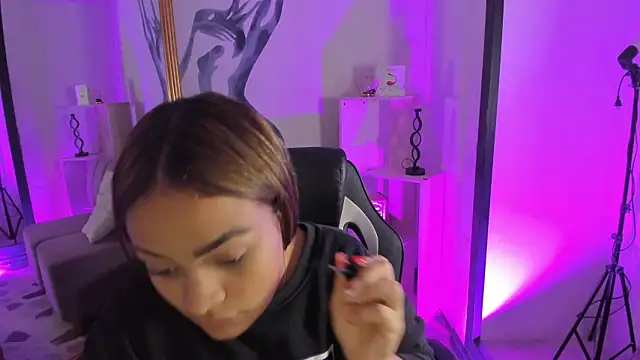 Snapshot of SiaFoxx_ chatting on 02-20-26, 04:42 SiaFoxx online show from 02-20-26, 04:42