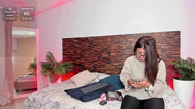 aleessiia online show from 04-08-26, 02:07