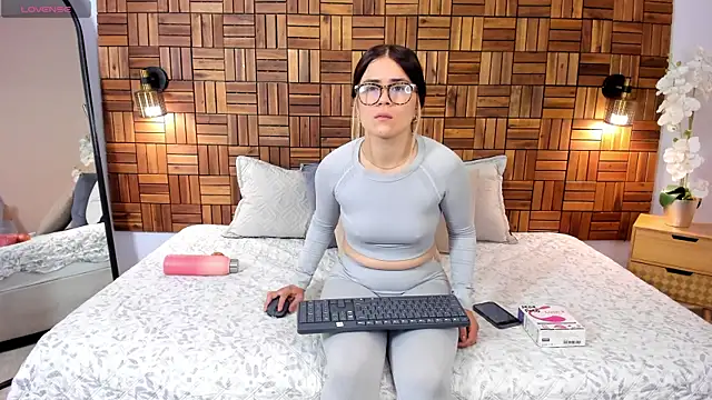 aleessiia online show from 04-01-26, 02:03