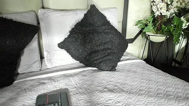 SilkNyx online show from 02-20-26, 01:24