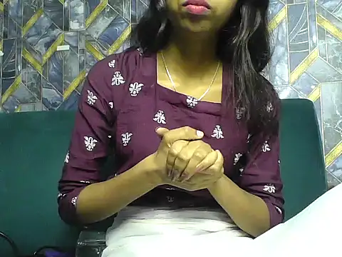 Rani1993 online show from 04-07-26, 07:37