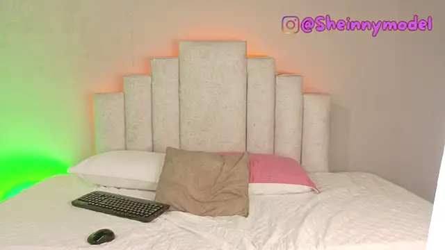 Sheinny brown1 online show from 05-19-26, 07:43