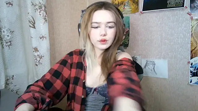 MilaTyan online show from 04-21-26, 05:19