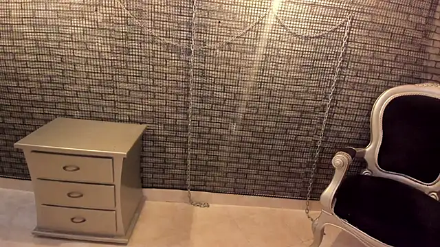 hillary bigbutt online show from 04-11-26, 06:00