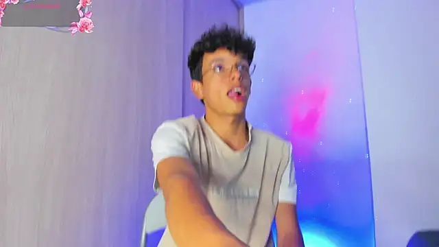 Maxfrost1 online show from 04-19-26, 03:07