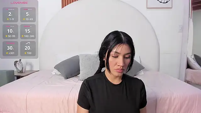 Snapshot of Violett_Rosse_ chatting on 05-22-26, 04:16 Violett Rosse online show from 05-22-26, 04:16