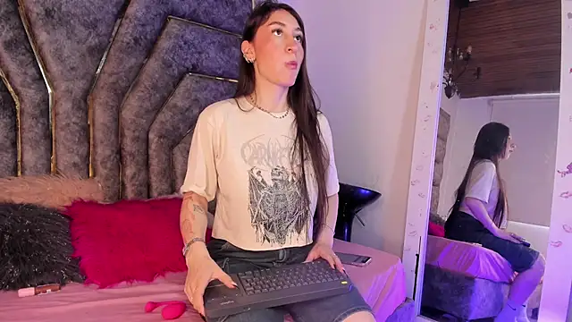 MaddyCarter online show from 05-15-26, 05:33