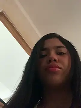 Snapshot of Lily_em chatting on 06-28-26, 03:40 Lily em online show from 06-28-26, 03:40
