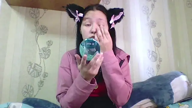 yourcutevikki online show from 02-23-26, 01:12