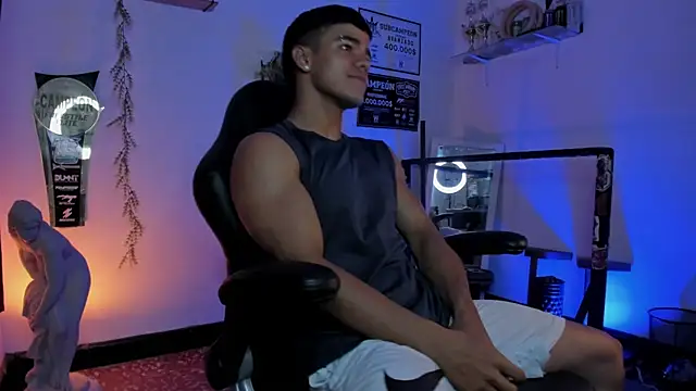 Snapshot of Rob_zaens33 chatting on 02-21-26, 02:19 Rob zaens33 online show from 02-21-26, 02:19