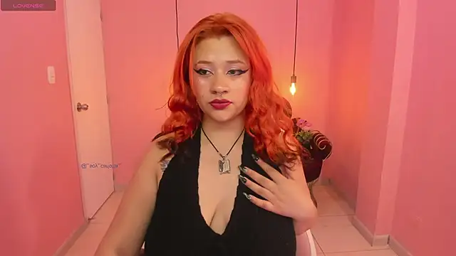 Snapshot of _carlotta_x chatting on 07-13-26, 03:06 carlotta x online show from 07-13-26, 03:06