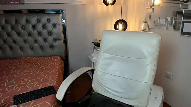 mila quin online show from 05-26-26, 08:07