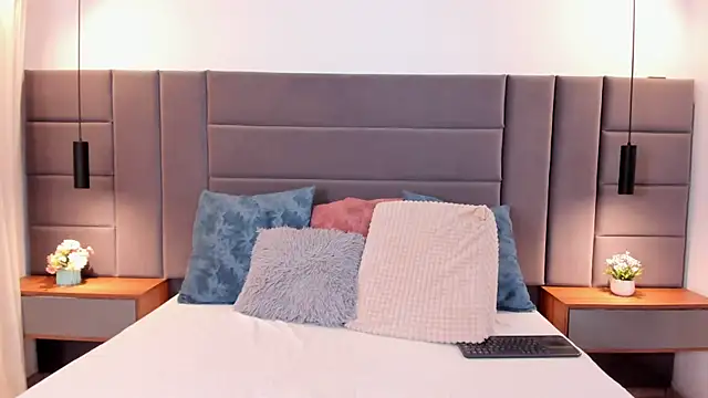 Snapshot of KaraWatson chatting on 02-19-26, 11:29 KaraWatson online show from 02-19-26, 11:29