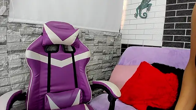 Snapshot of Sienna_Lux01 chatting on 02-28-26, 11:43 Sienna Lux01 online show from 02-28-26, 11:43