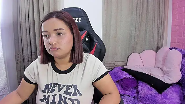 Snapshot of Sienna_Lux01 chatting on 02-25-26, 05:57 Sienna Lux01 online show from 02-25-26, 05:57