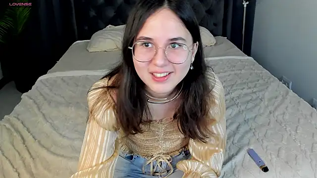 leylamirage online show from 03-12-26, 12:20