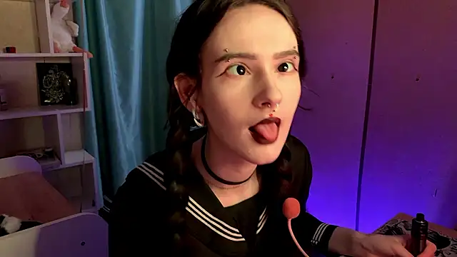 Snapshot of MabelDefina chatting on 03-20-26, 11:11 MabelDefina online show from 03-20-26, 11:11