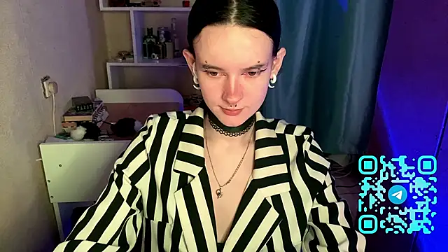 Snapshot of MabelDefina chatting on 04-12-26, 11:02 MabelDefina online show from 04-12-26, 11:02